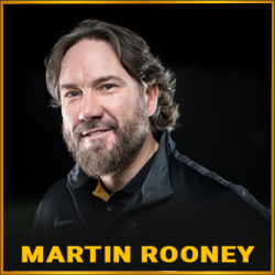 Martin Rooney mit Goldrand Martin Rooney mit Goldrand